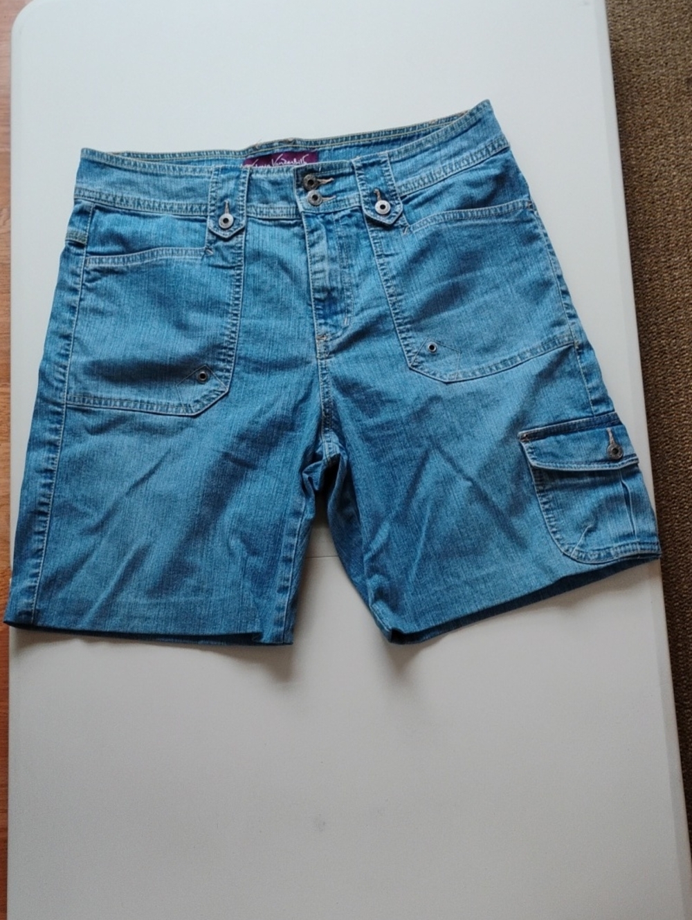 EUC WOMEN'S GLORIA VANDERBILT DENIM SHORTS